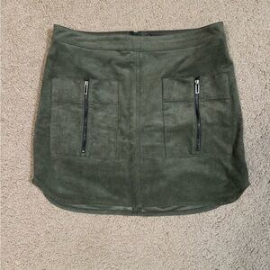 BCBG MAXAZRIA mini skirt, size xs